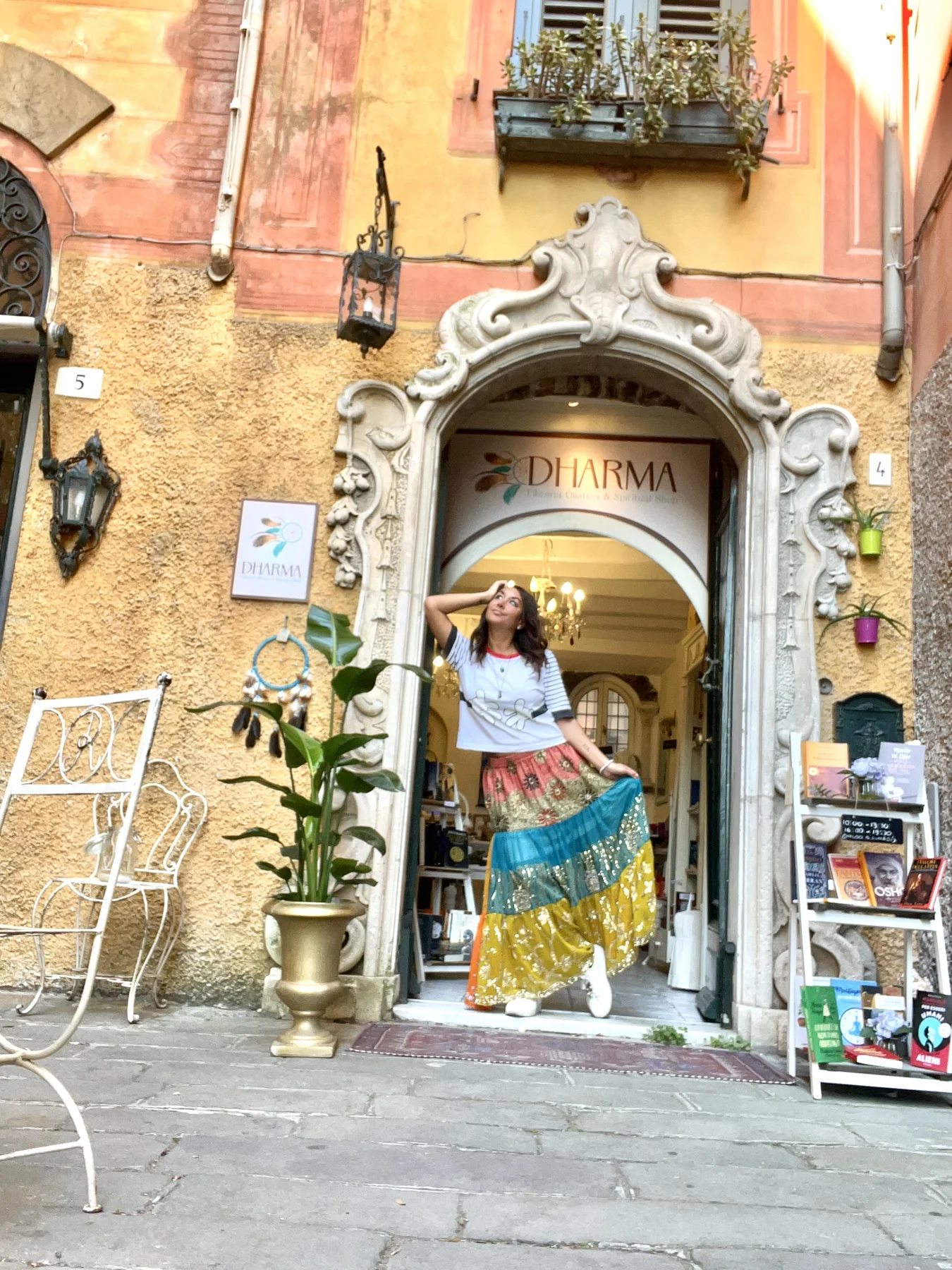 Facciata e ingresso del negozio Dharma a Santa Margherita Ligure
